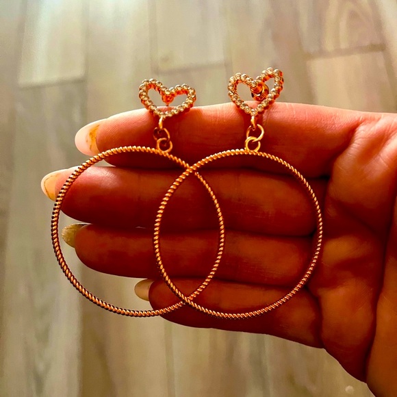 Earrings - Picture 1 of 3